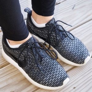 Nike Flynit Roshe Sneakers